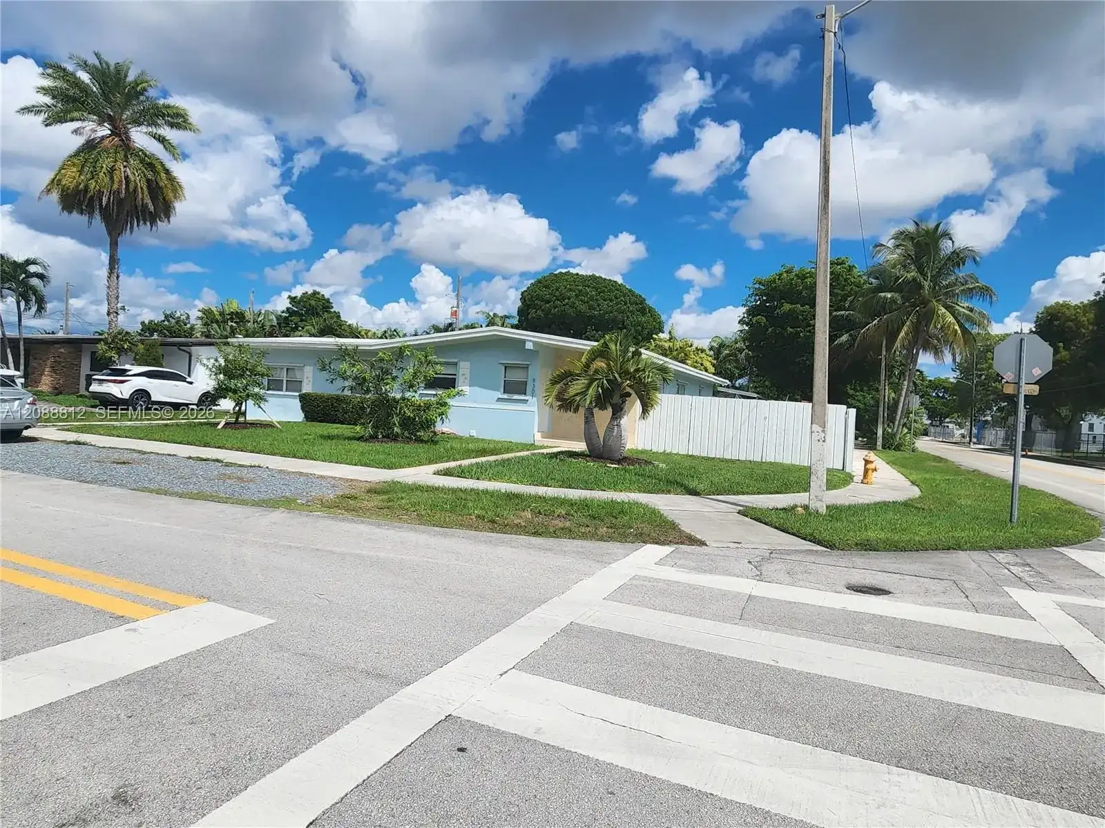 9301 SW 54th St, Miami FL 33165 photo 2
