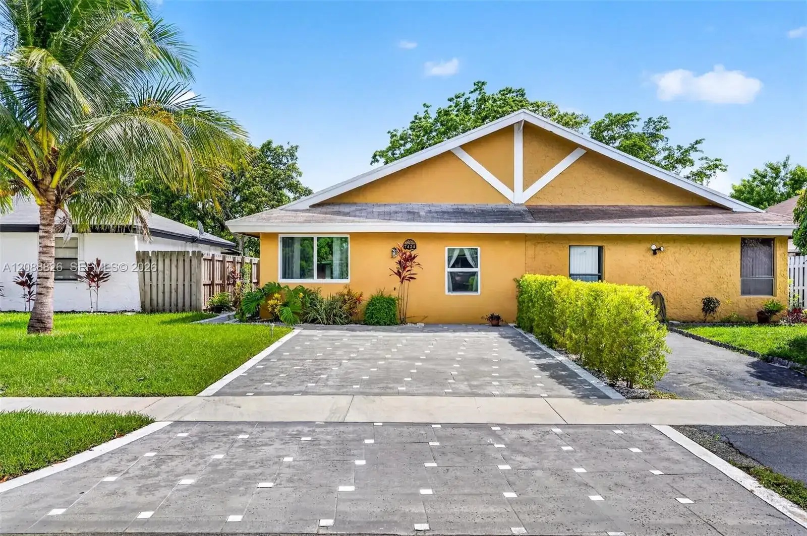 7424 SW 14th Pl, North Lauderdale FL 33068 photo 2