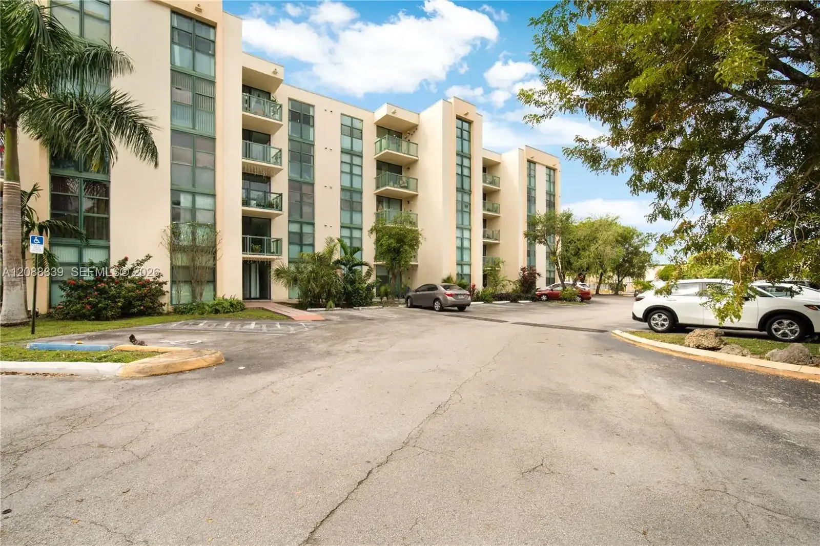 2075 SW 122nd Ave # 130, Miami FL 33175 photo 2
