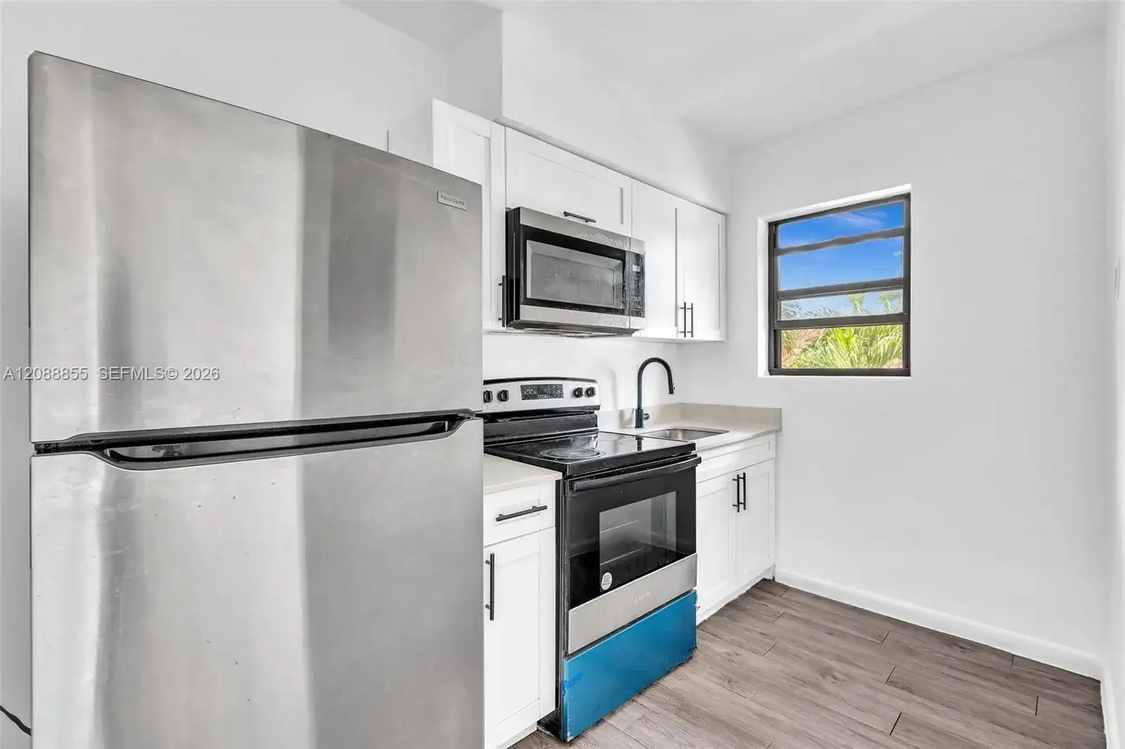 1027 SW 3rd St, Miami FL 33130 photo 4