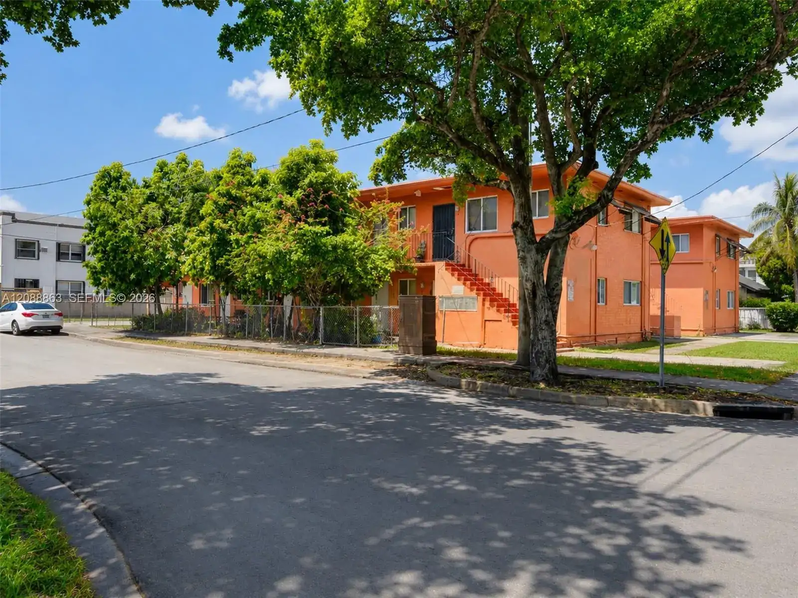 500 SW 3rd St, Miami FL 33130 photo 2