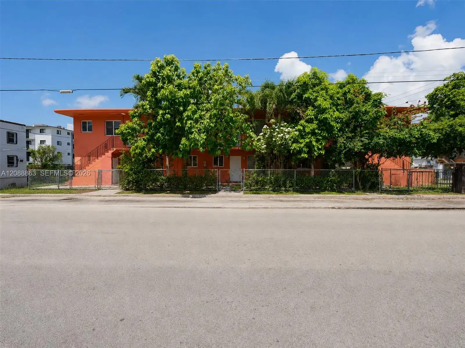500 SW 3rd St, Miami FL 33130 photo 3