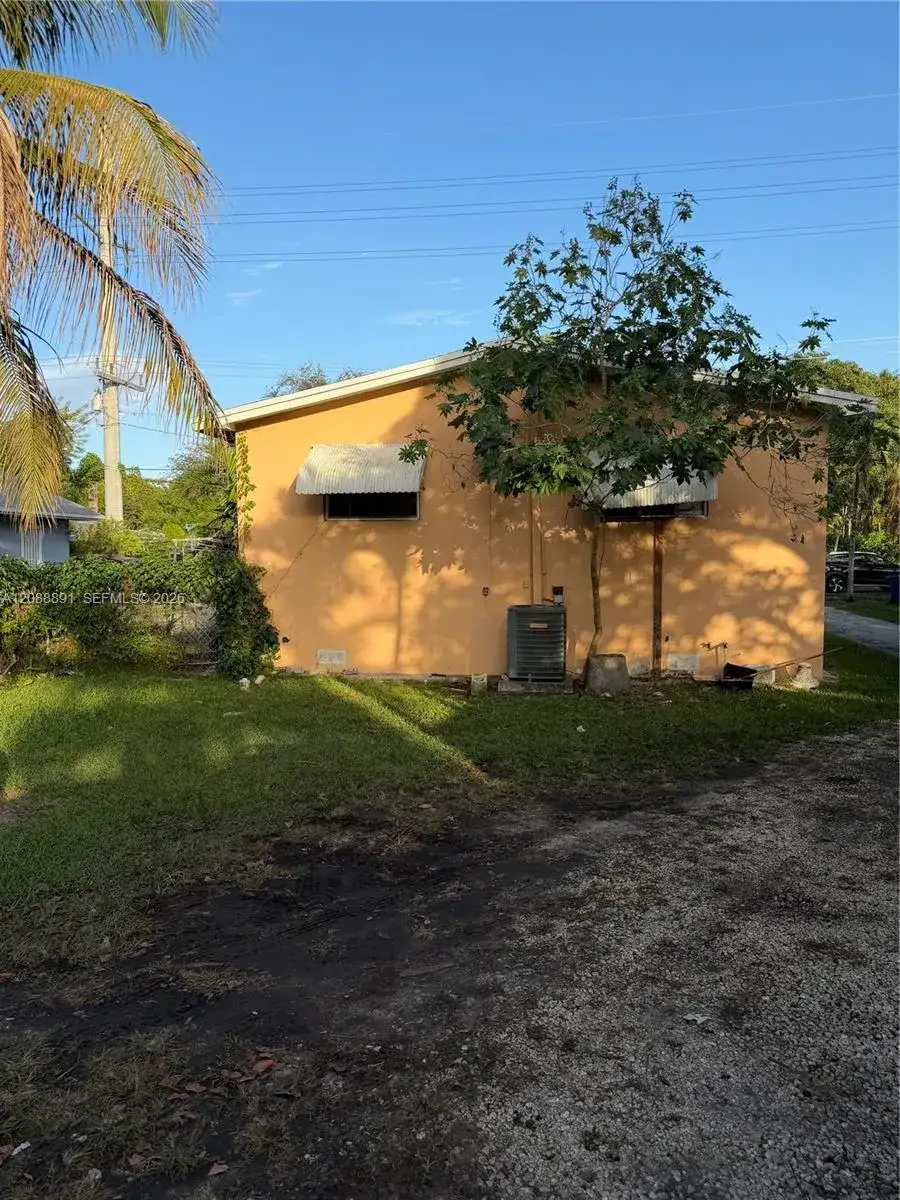 8848 NW 5th Ave, El Portal FL 33150 photo 2
