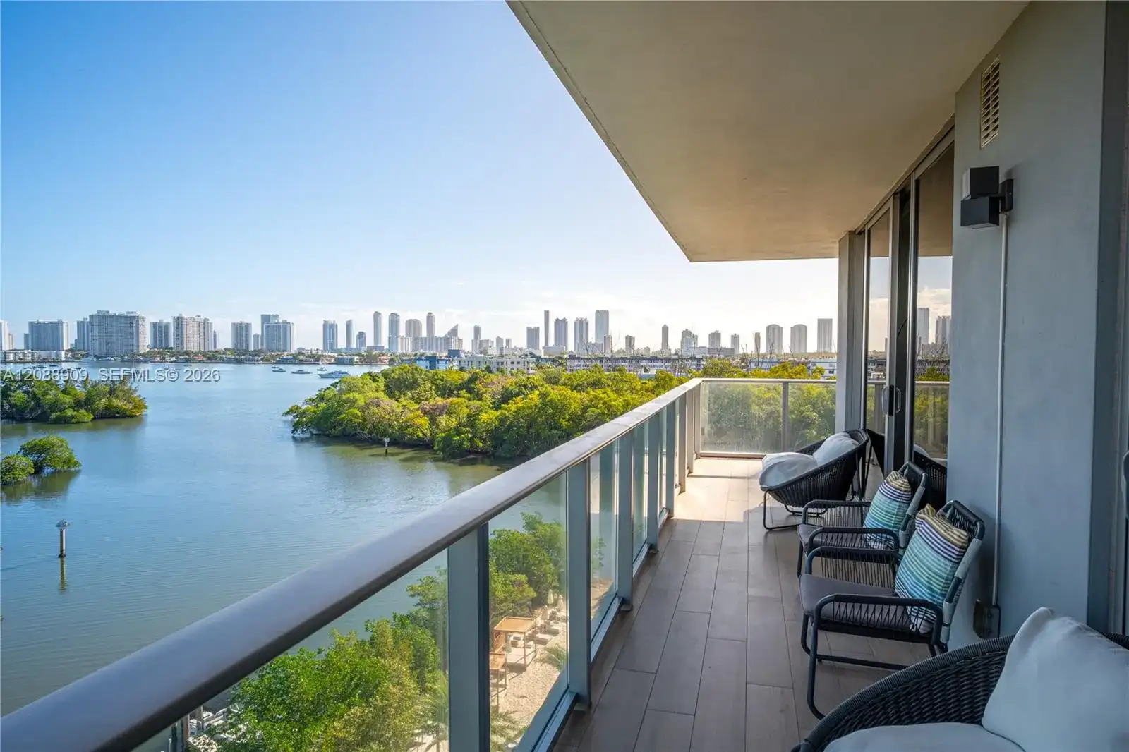 16385 Biscayne Blvd # 707, North Miami Beach FL 33160 photo 4
