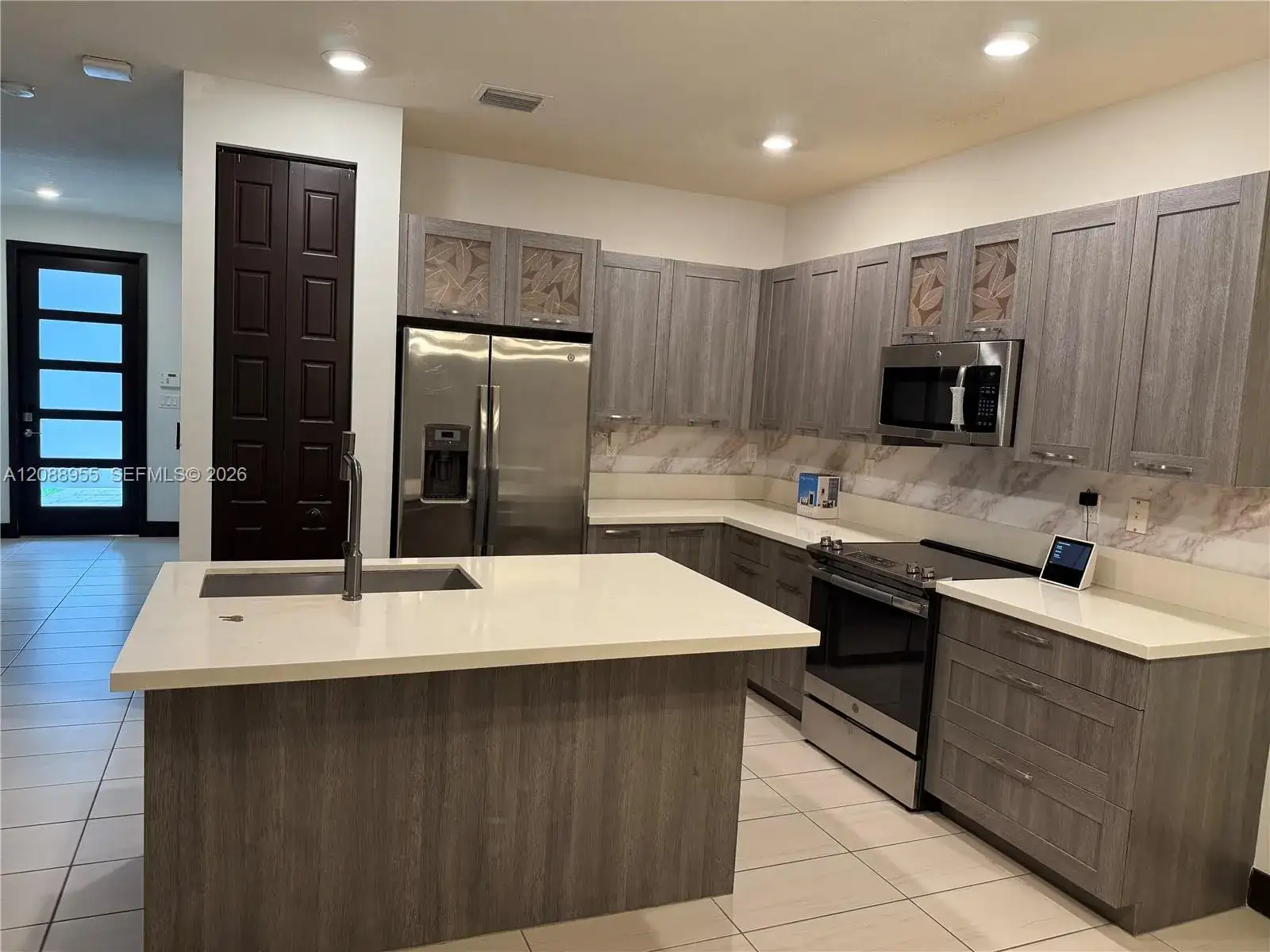 16004 NW 91st Ct, Miami Lakes FL 33018 photo 3
