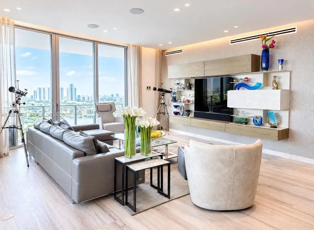 17111 Biscayne Blvd # 2210, North Miami Beach FL 33160 photo 4