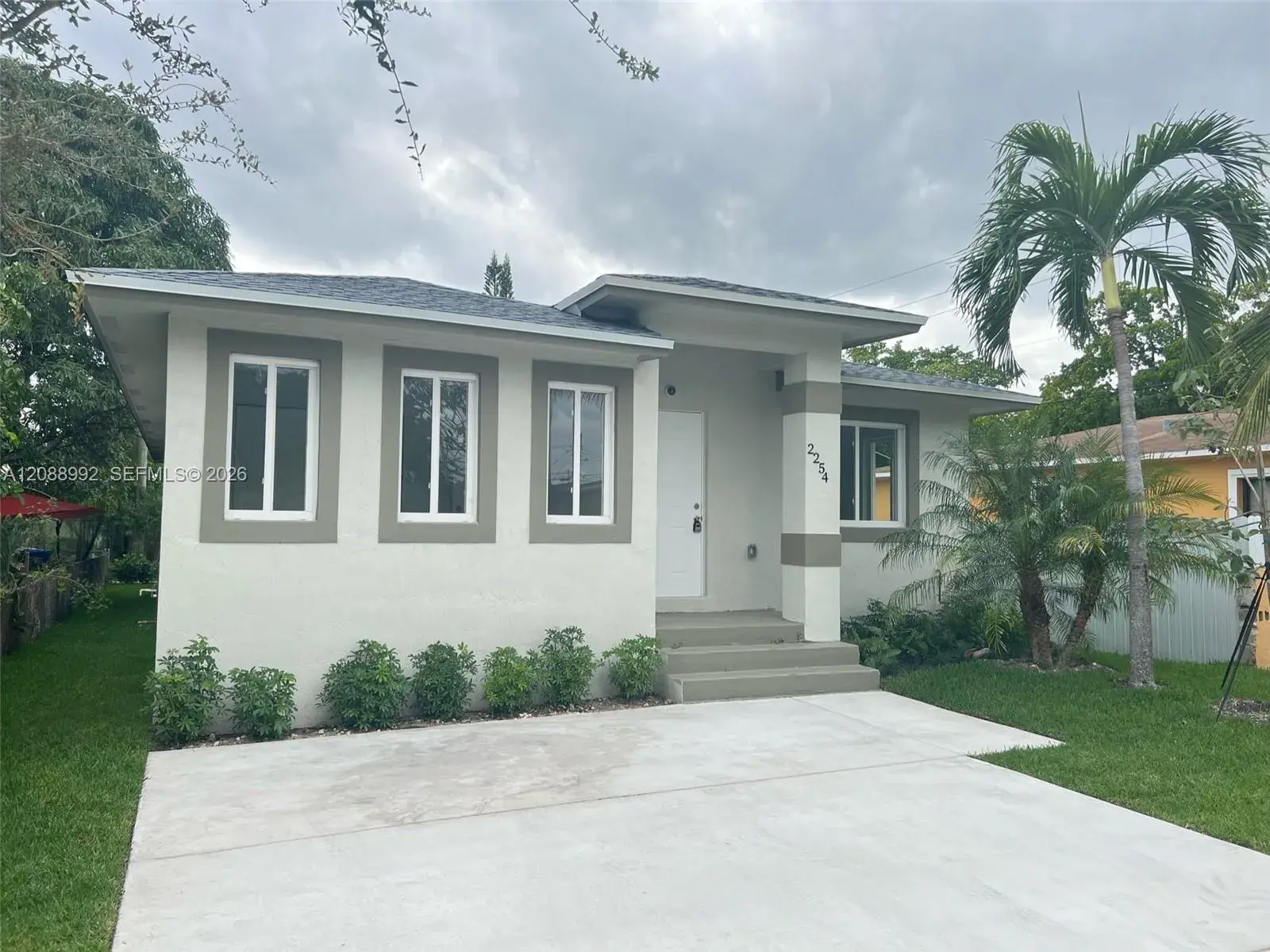 2254 Cody St, Hollywood FL 33020