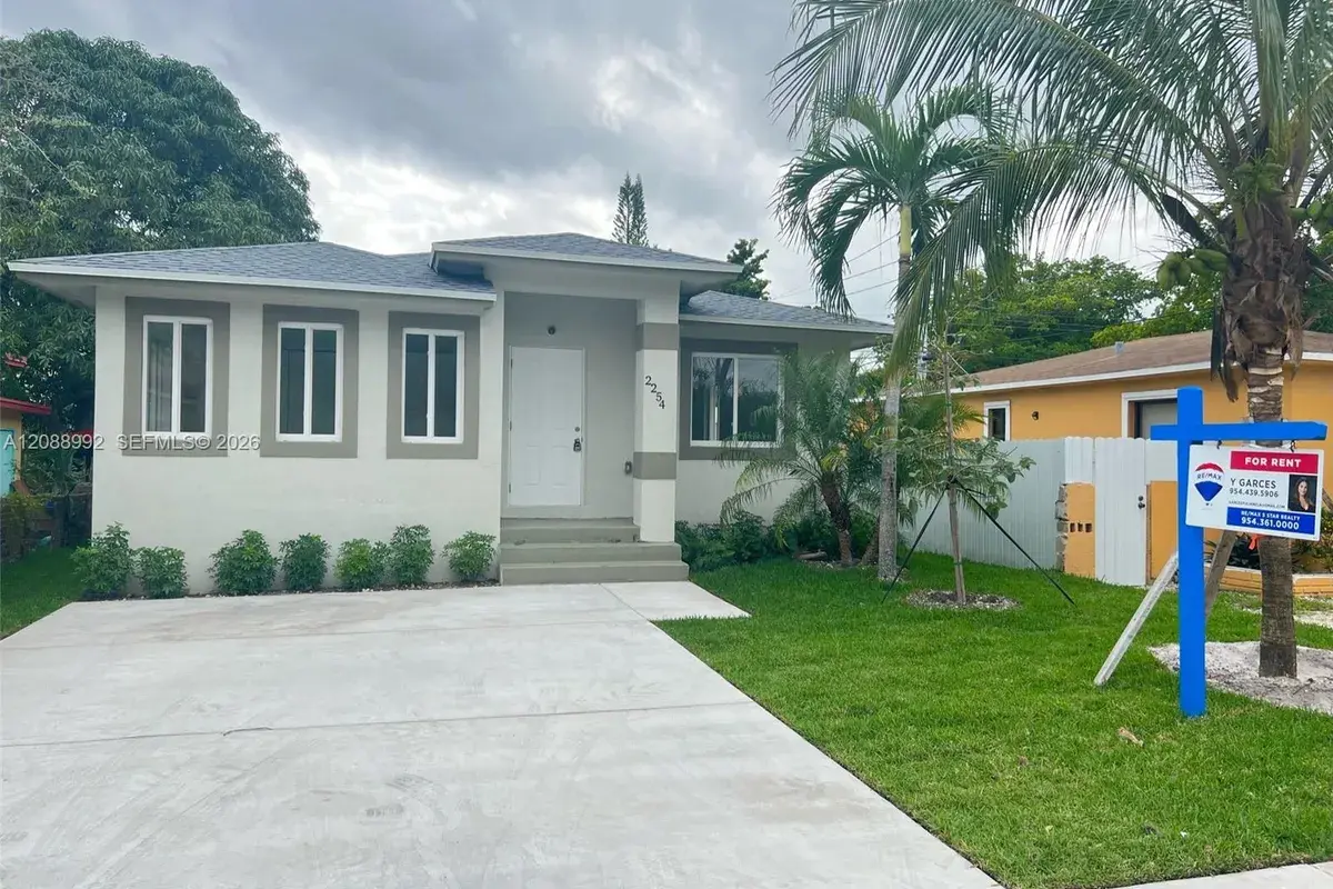 2254 Cody St, Hollywood FL 33020