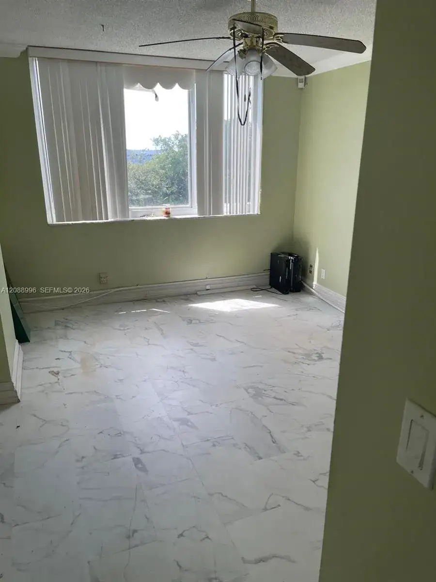 4200 Hillcrest Dr # 401, Hollywood FL 33021 photo 4