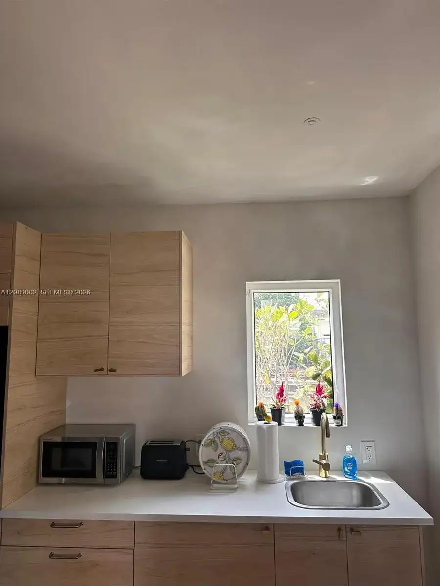 3800 NW 12th St, Miami FL 33126 photo 5