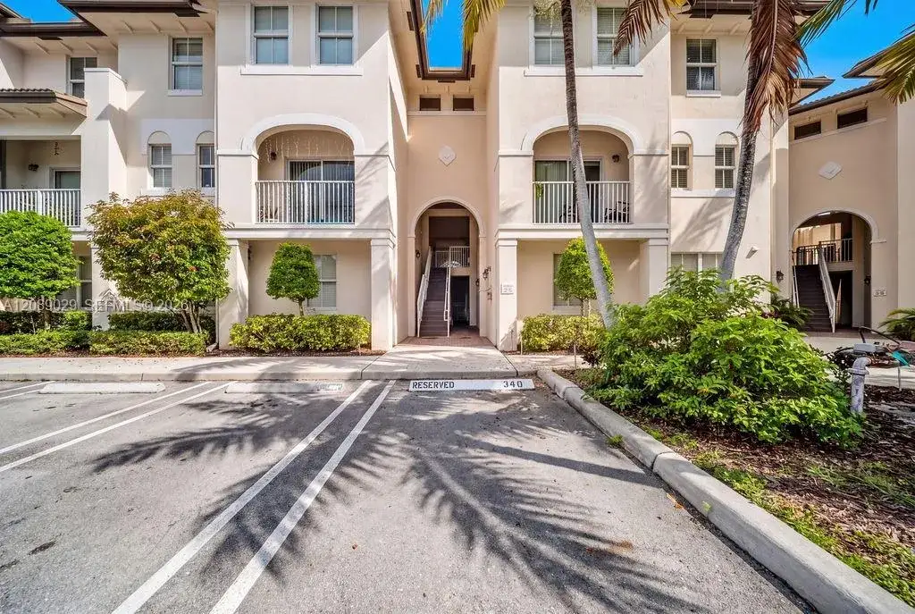 11603 NW 89th St # 213, Doral FL 33178