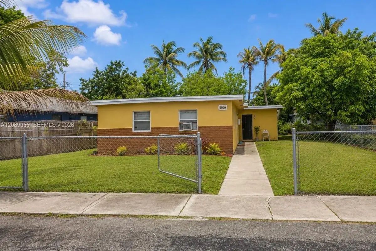 2930 NW 8th St # 2, Fort Lauderdale FL 33311