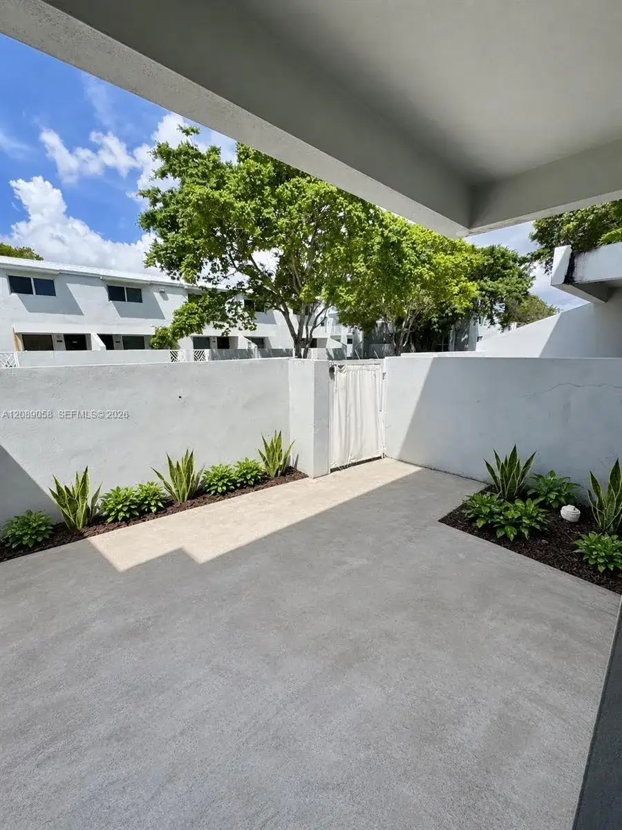 1968 NW 4th Ct # 323, Miami FL 33136