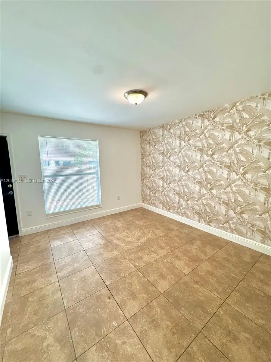 1968 NW 4th Ct # 323, Miami FL 33136 photo 2
