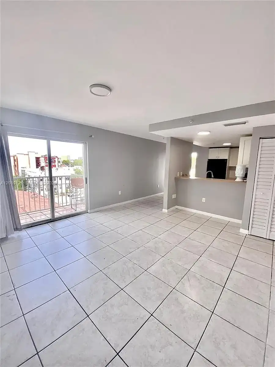 328 NW 12th Ave # 12, Miami FL 33128
