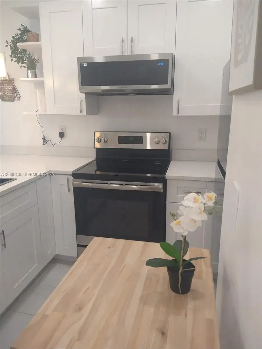 600 Layne Blvd # 122, Hallandale Beach FL 33009 photo 2