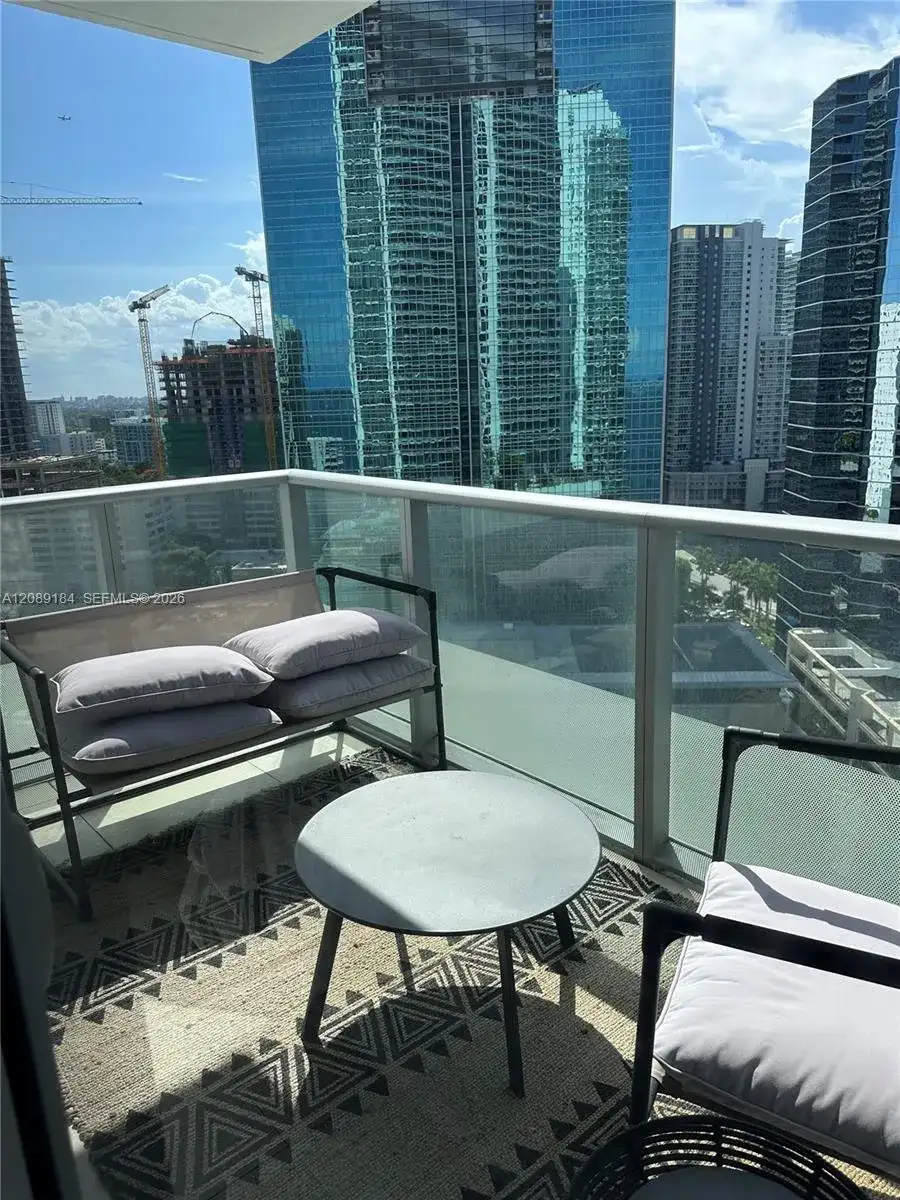 1300 Brickell Bay Dr # 2213, Miami FL 33131 photo 4