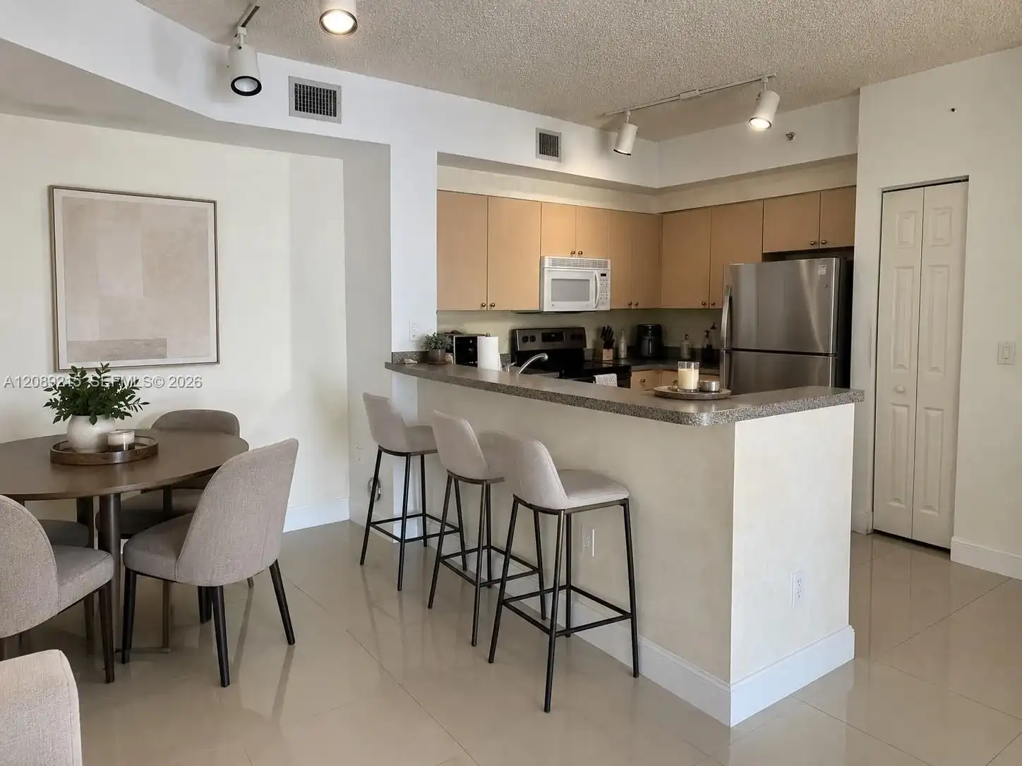 8030 N Nob Hill Rd # 105, Tamarac FL 33321