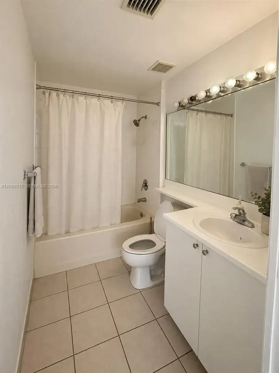 8030 N Nob Hill Rd # 105, Tamarac FL 33321 photo 4