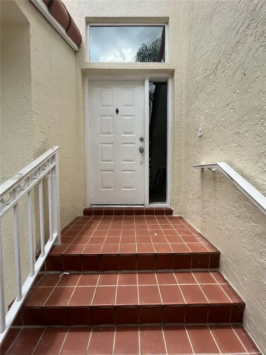 3140 N 36th Ave # 3140, Hollywood FL 33021 photo 2