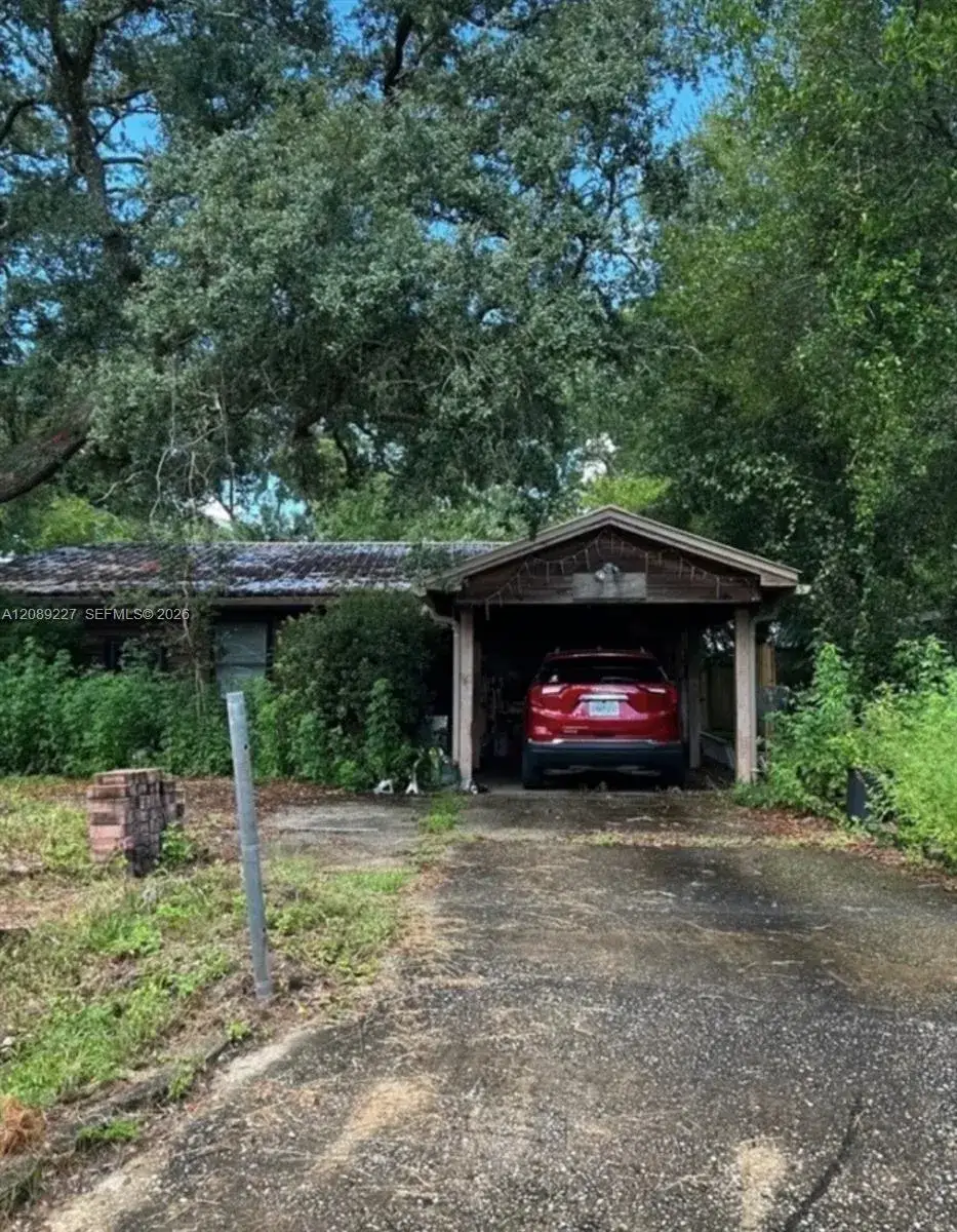 304 Iowa St, Other City - In The State Of Florida FL 32578