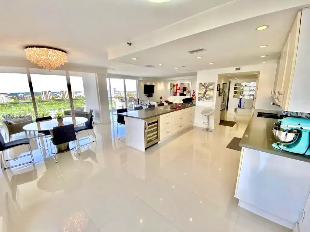19707 Turnberry Way # 27D, Aventura FL 33180