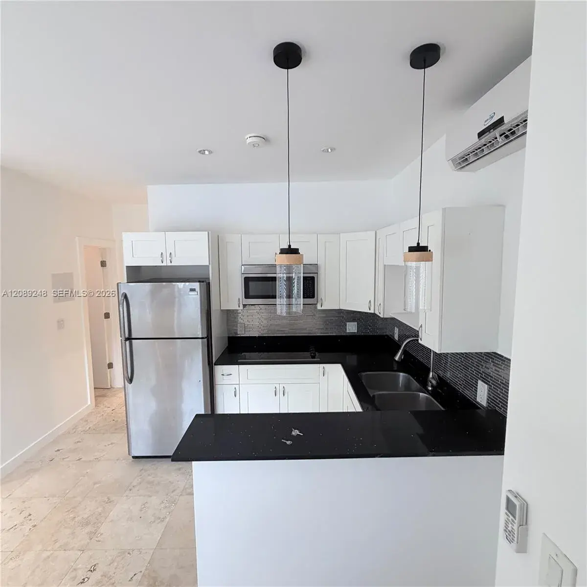 905 SE 2nd Ct # B, Fort Lauderdale FL 33301