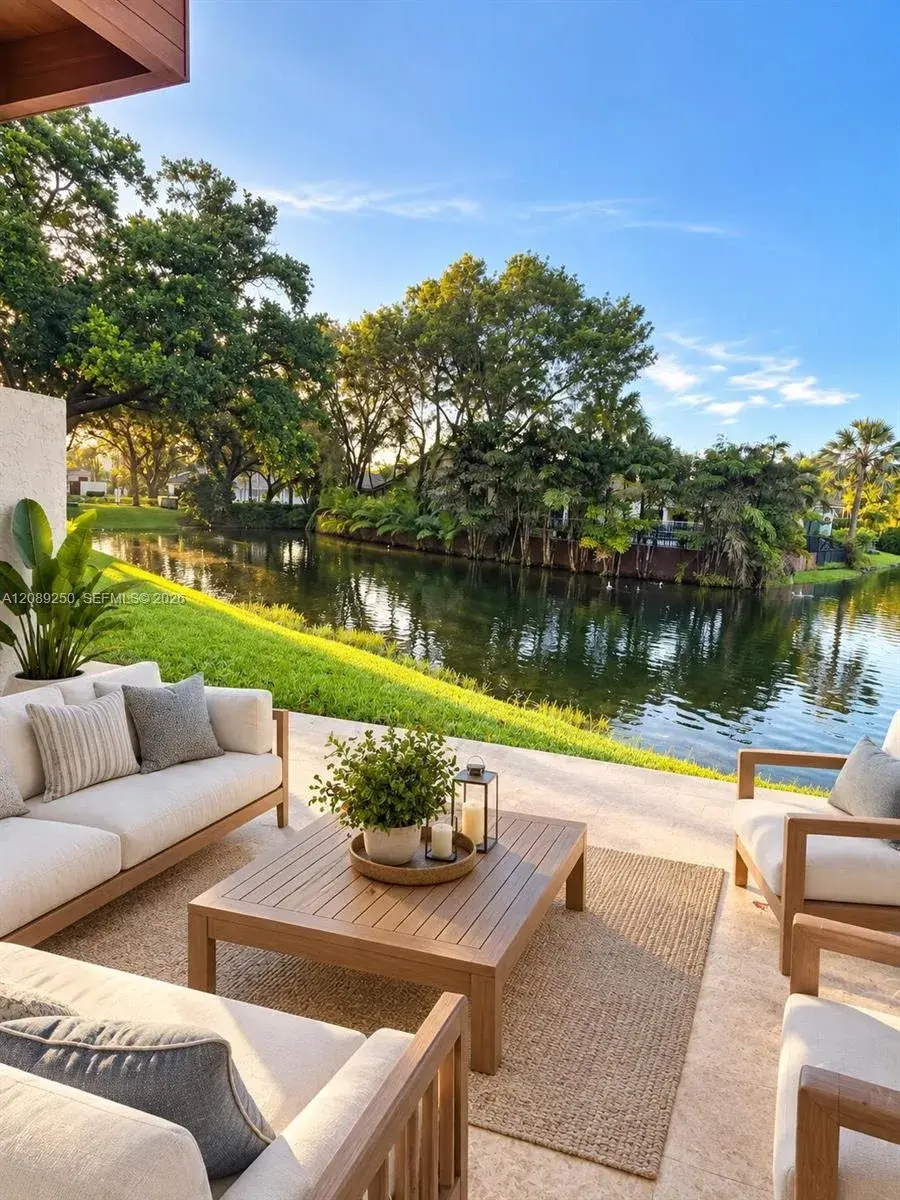 3010 Lakewood Ln # 319, Hollywood FL 33021