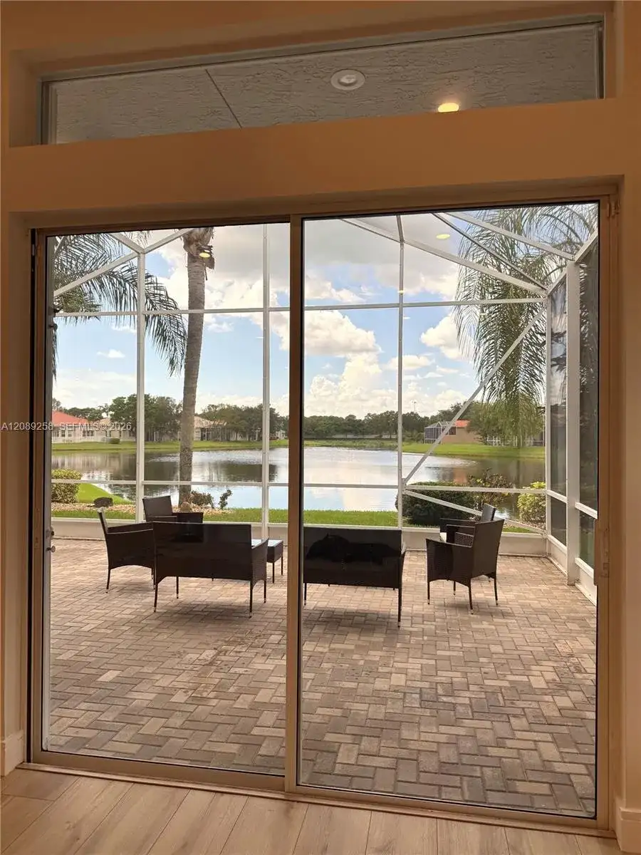 6525 Pavone St, Lake Worth FL 33467 photo 3