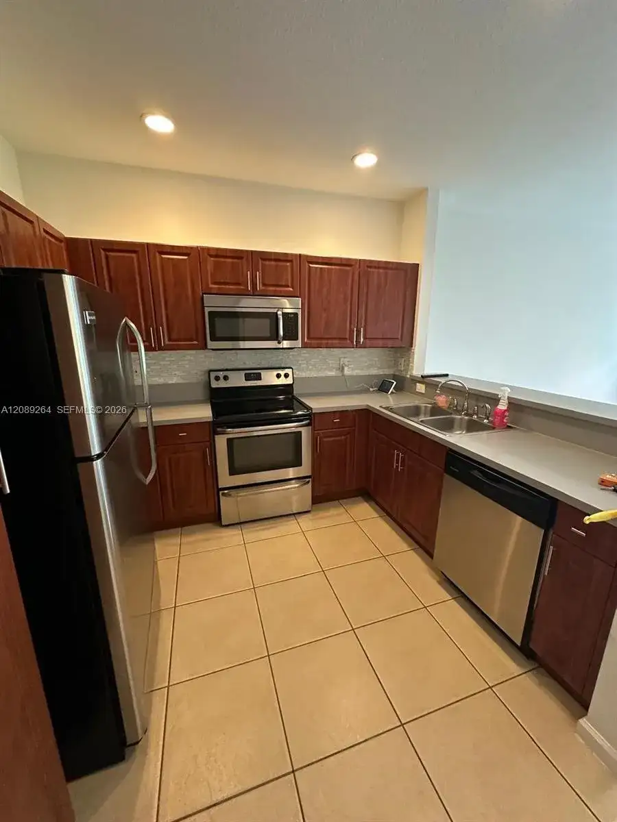 3021 NW 30th Ter # 3021, Oakland Park FL 33311 photo 3