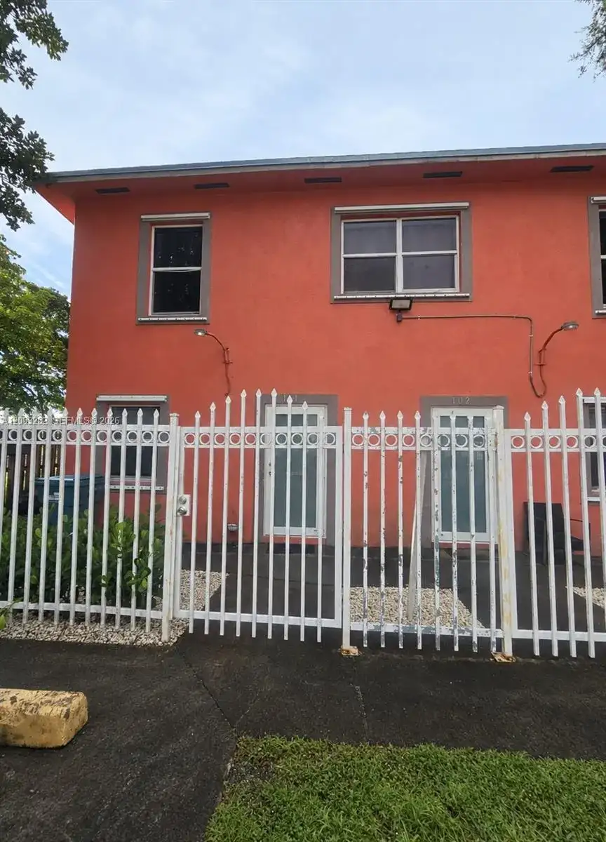 2756 NW 46th St # 101, Miami FL 33142 photo 2