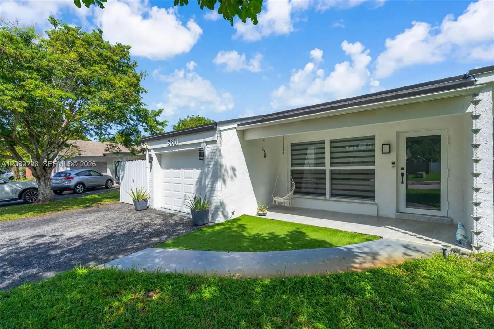 8531 NW 8th St, Pembroke Pines FL 33024 photo 3