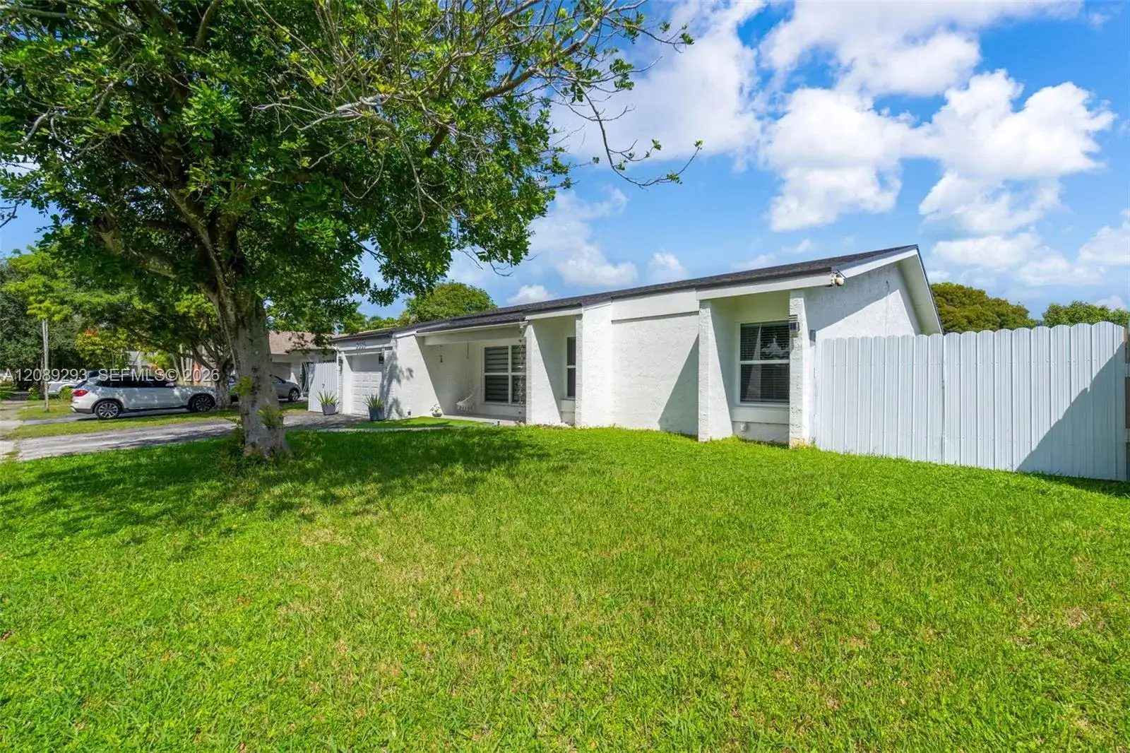 8531 NW 8th St, Pembroke Pines FL 33024 photo 4