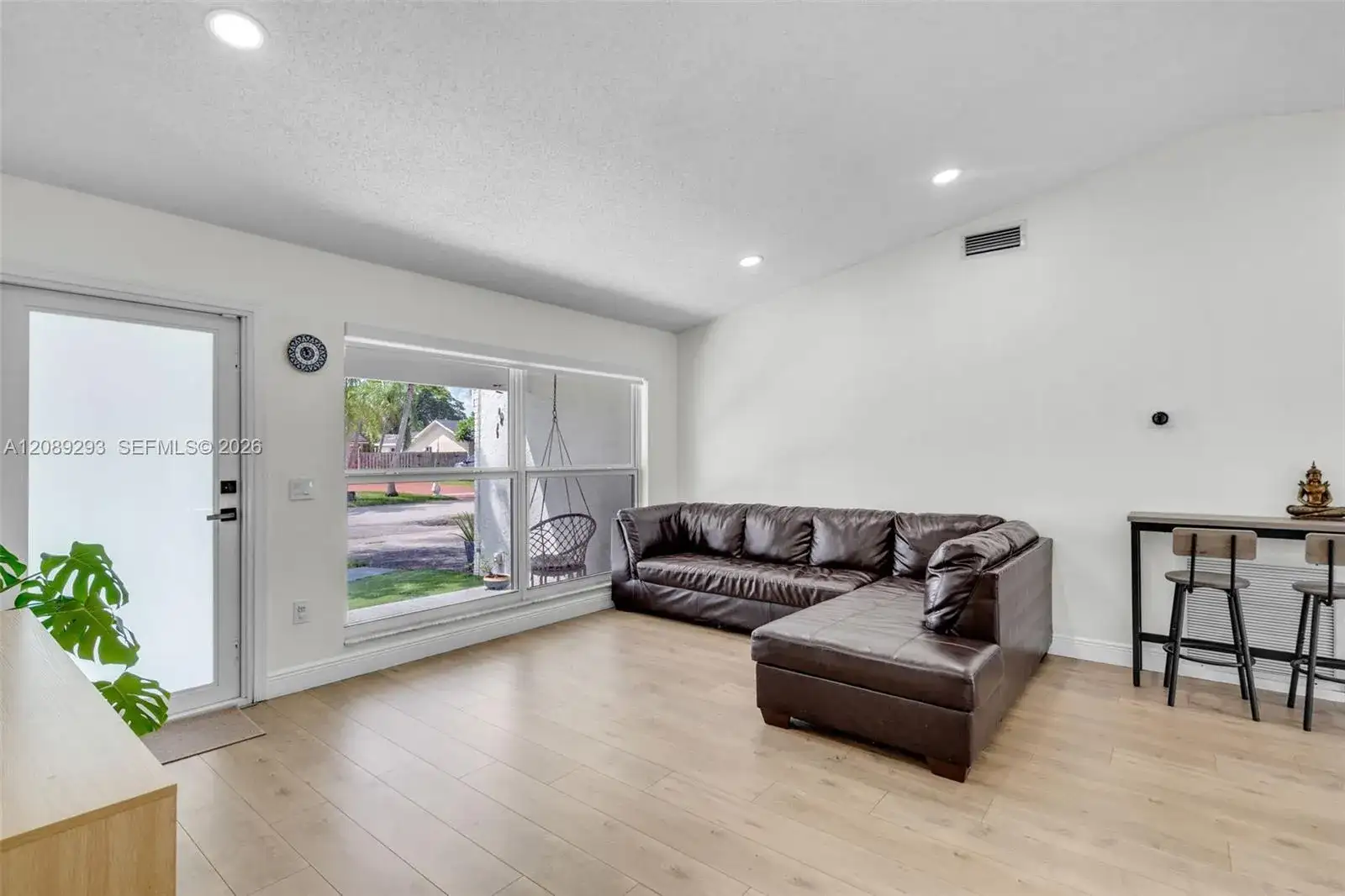 8531 NW 8th St, Pembroke Pines FL 33024 photo 5