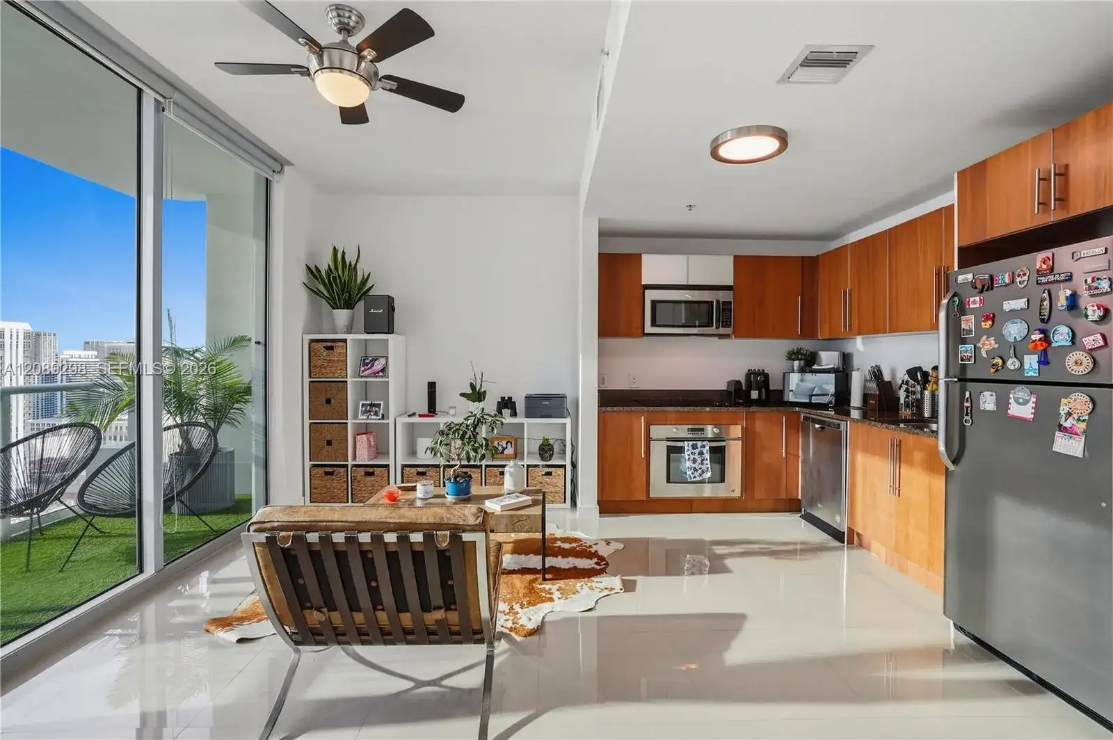 300 S Biscayne Blvd # 3509, Miami FL 33131 photo 2