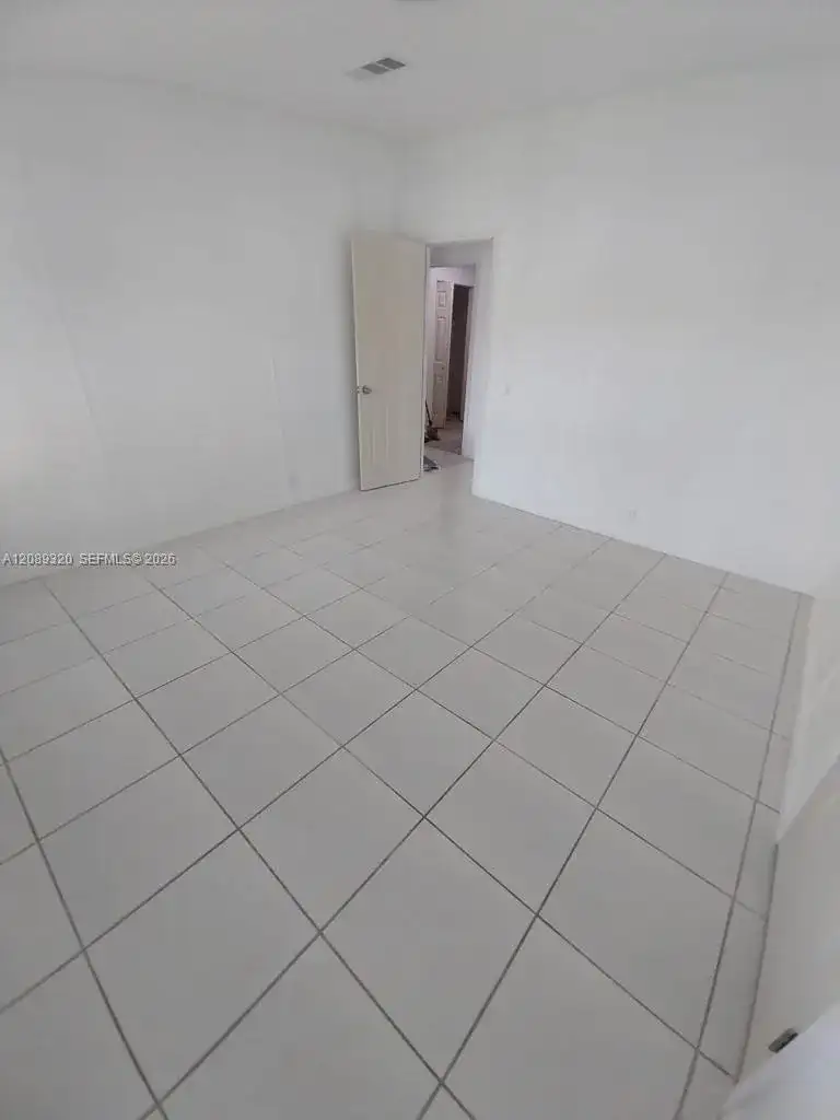 19800 SW 180th Ave # 135, Miami FL 33187 photo 4