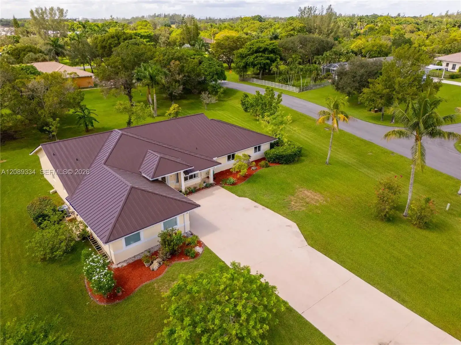 20430 SW 53rd Pl, Pembroke Pines FL 33332 photo 4