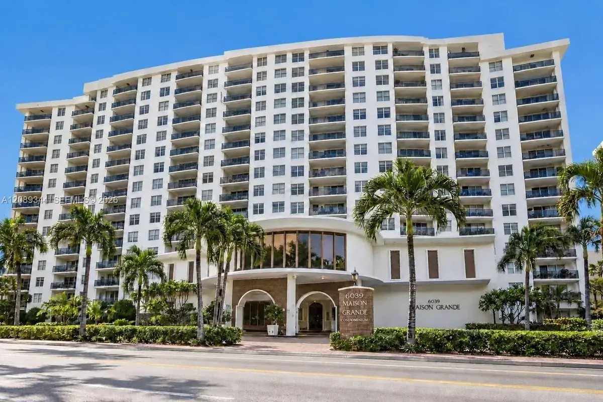 6039 Collins Ave # 407, Miami Beach FL 33140