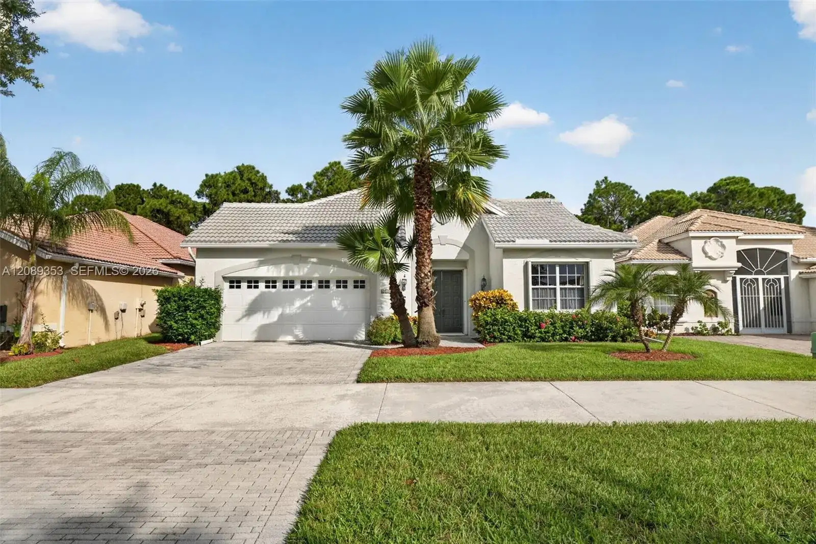619 SW Lake Charles Cir, Port St. Lucie FL 34986 photo 2
