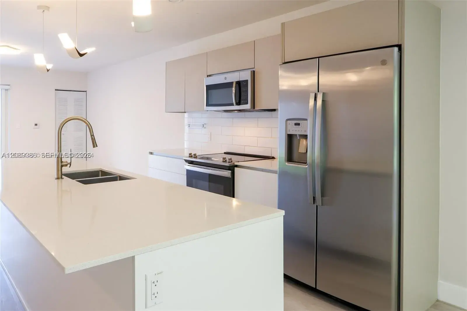 2555 NE 193rd St # 2223, Miami FL 33180
