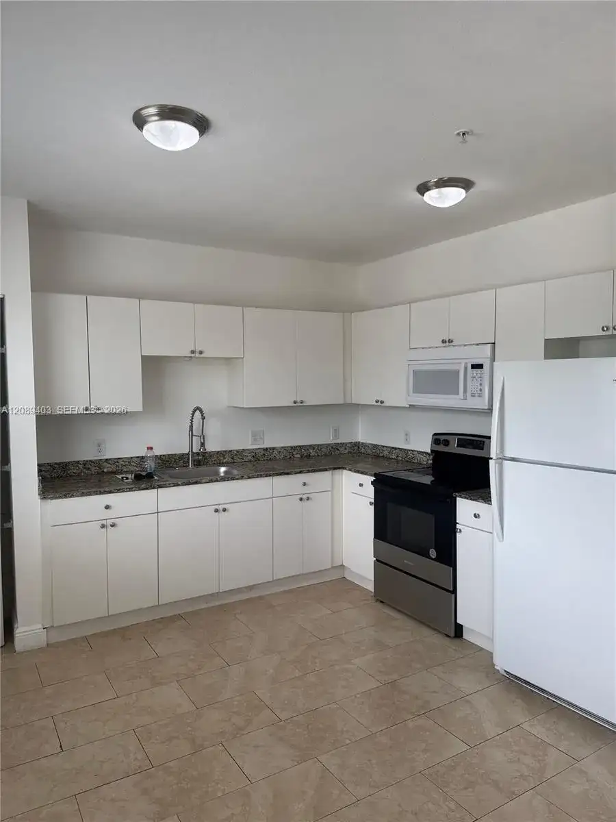8250 W 21st Ln # C211, Hialeah FL 33016 photo 4
