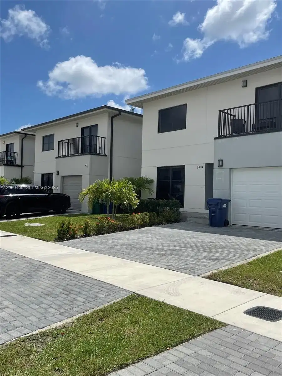 1384 NW 2nd Ter, Florida City FL 33034 photo 4