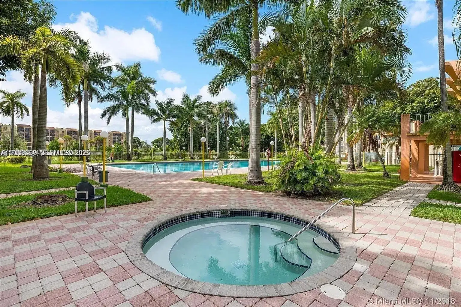 9350 Fontainebleau Blvd # 209, Miami FL 33172 photo 2