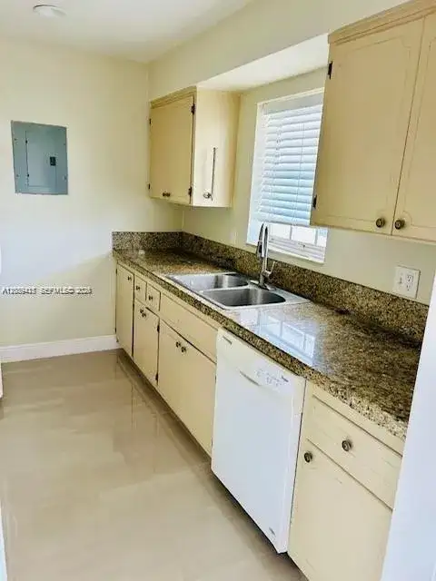 148 Yacht Club Dr # 7, North Palm Beach FL 33408 photo 4