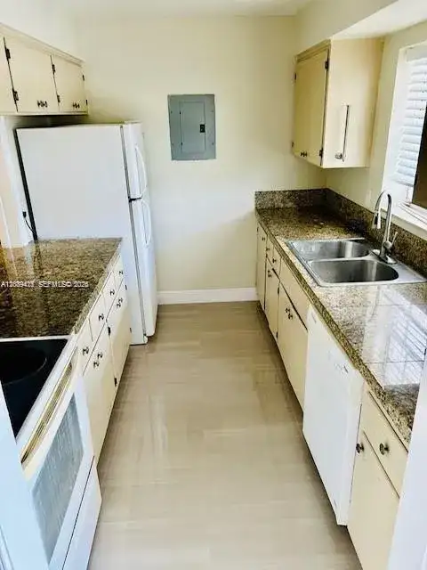 148 Yacht Club Dr # 7, North Palm Beach FL 33408 photo 5