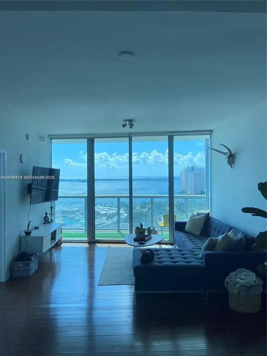 888 Biscayne Blvd # 3302, Miami FL 33132 photo 4