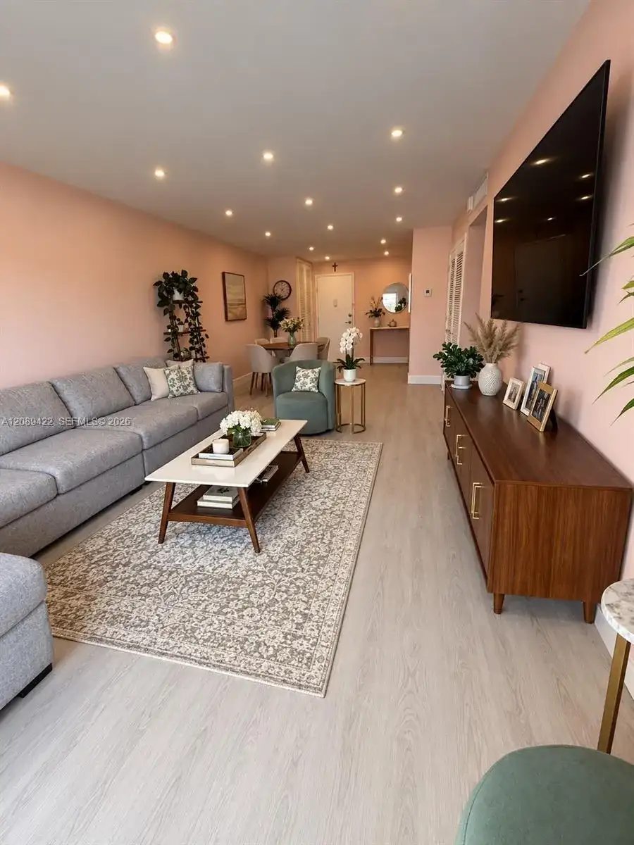 1450 Lincoln Rd # 406, Miami Beach FL 33139 photo 3