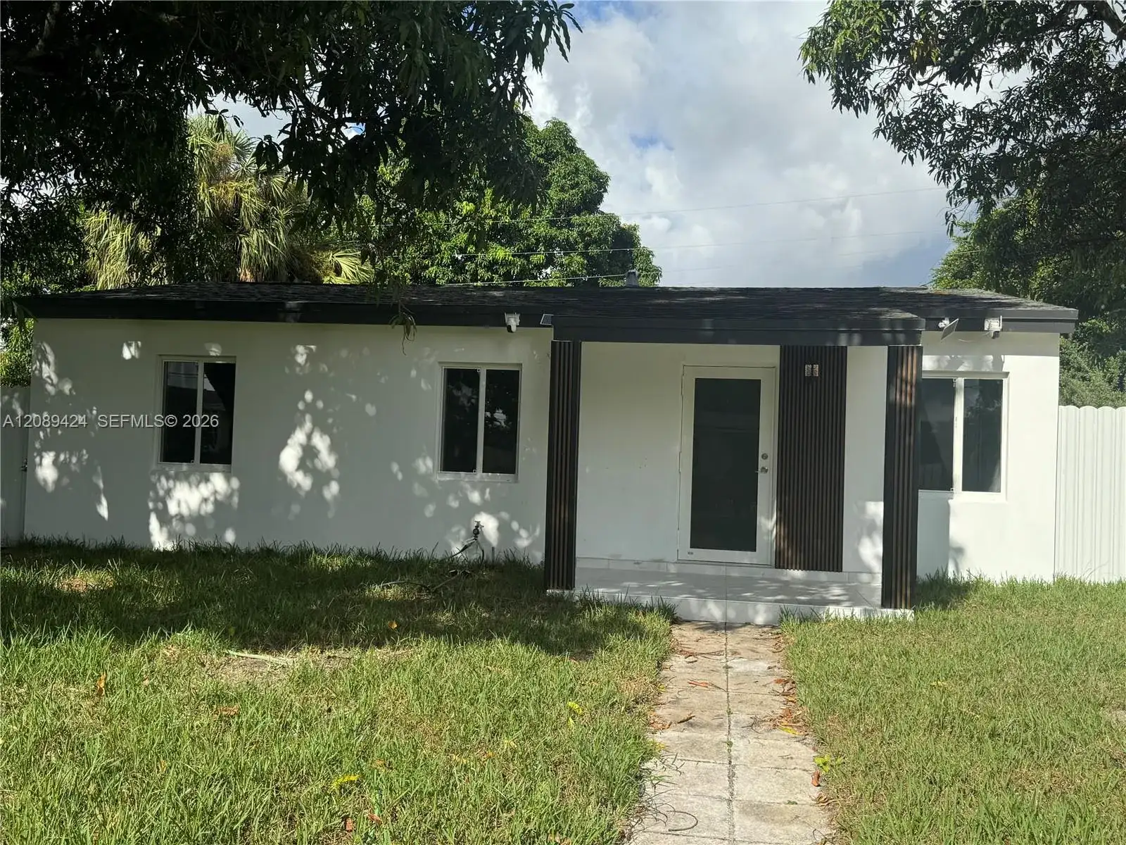 16400 NW 17th Ct, Miami Gardens FL 33054 photo 2