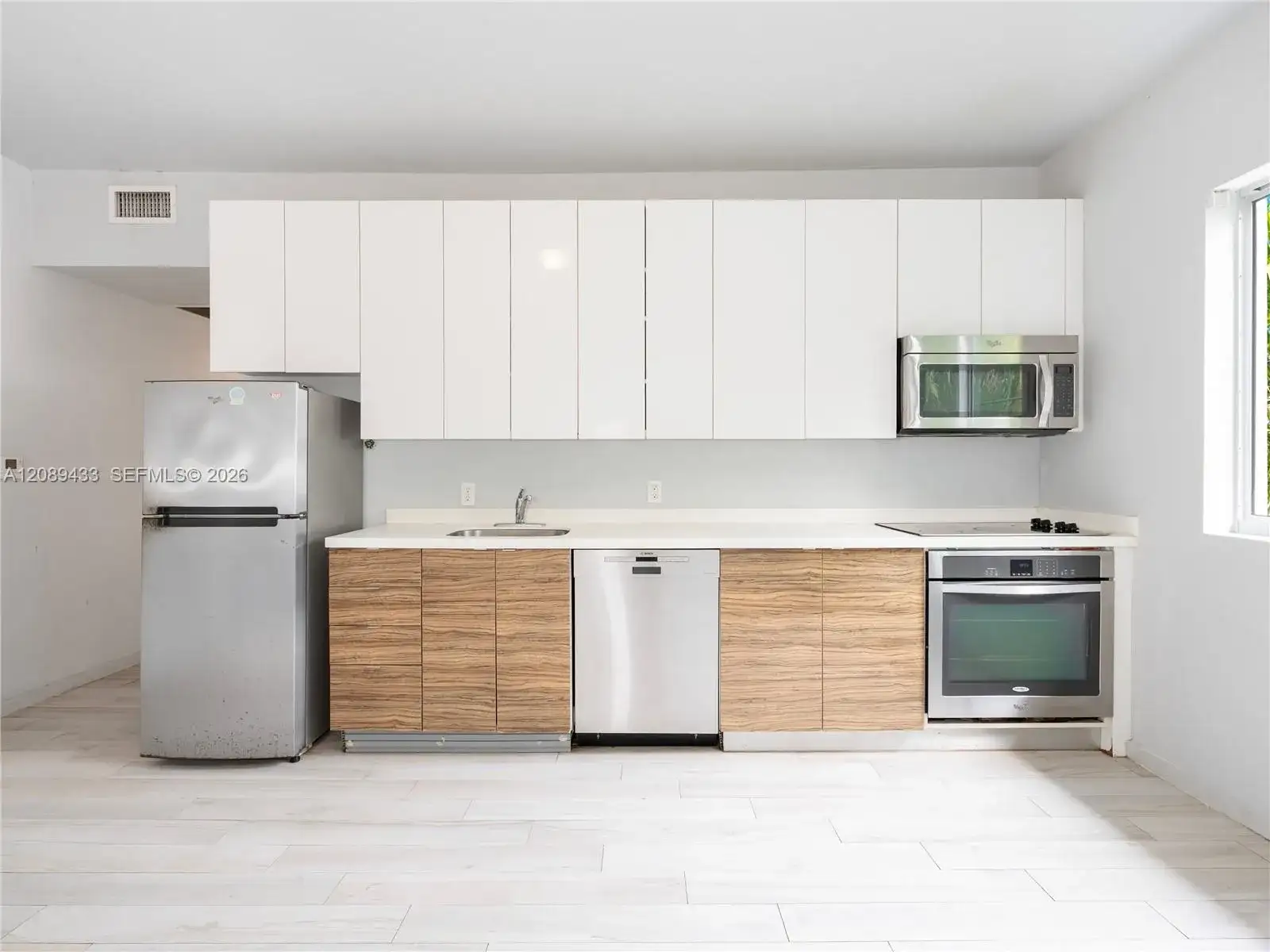 820 15th St # 205, Miami Beach FL 33139 photo 3