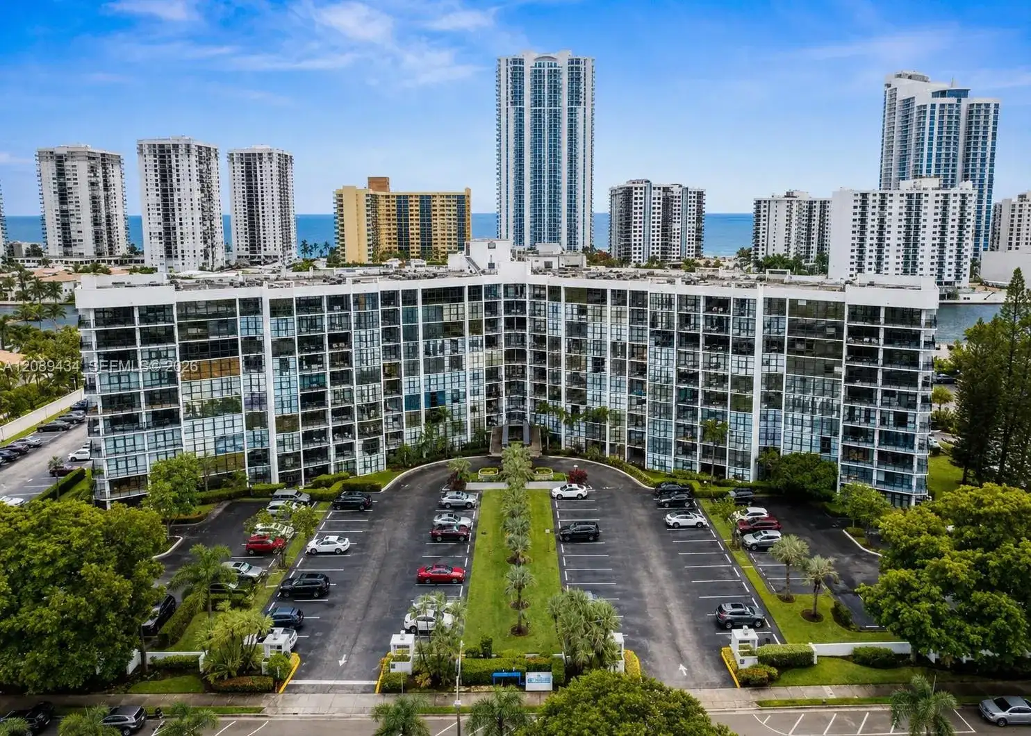 1000 Parkview Dr # 614, Hallandale Beach FL 33009 photo 2